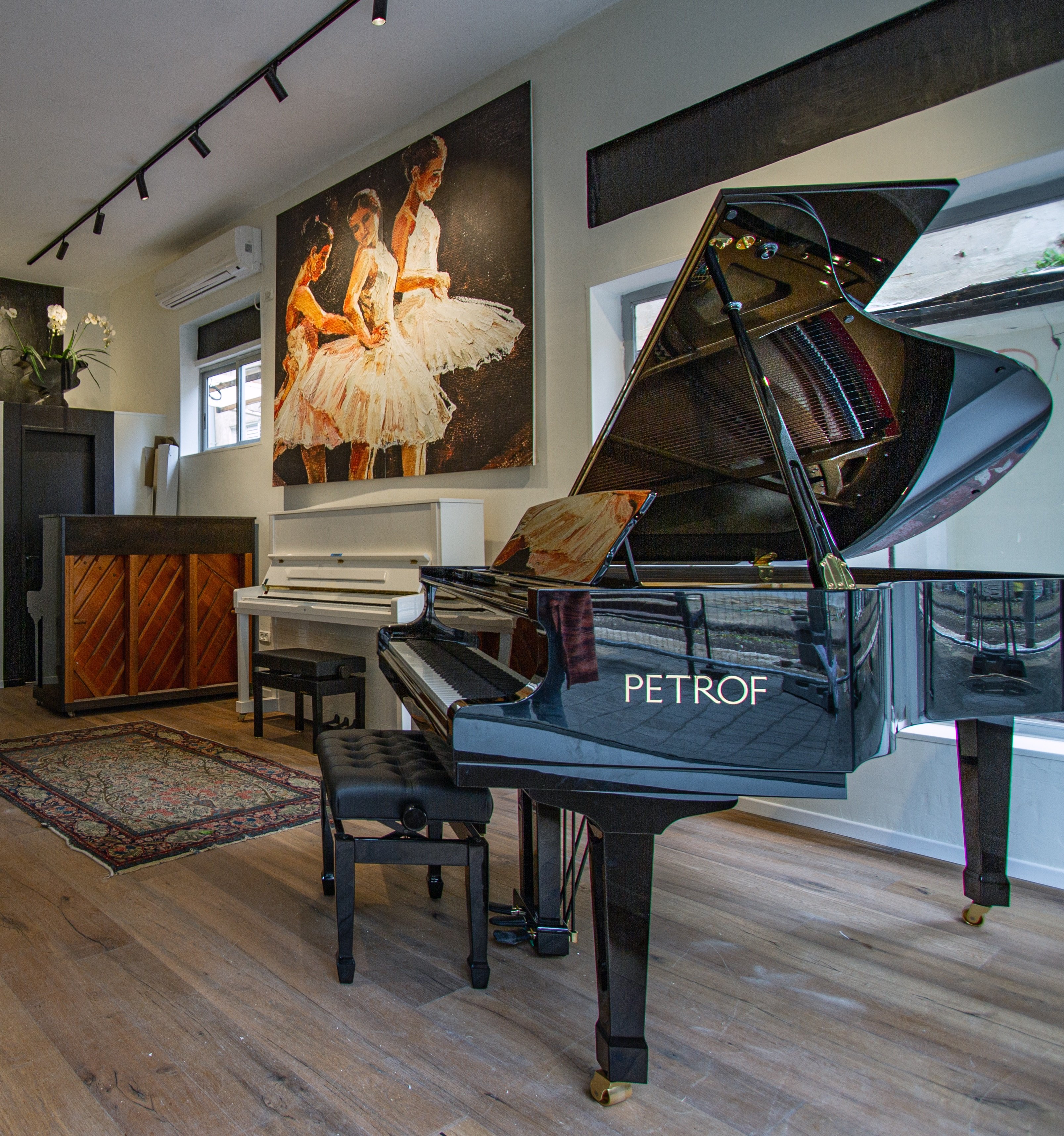 MELNIK PIANOS